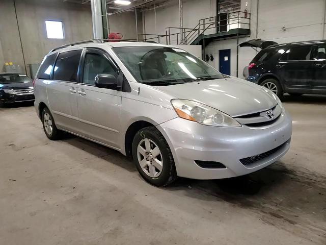 2008 Toyota Sienna - Image 11