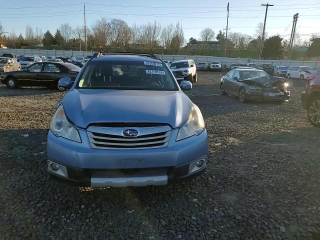 2012 Subaru Outback - Image 10