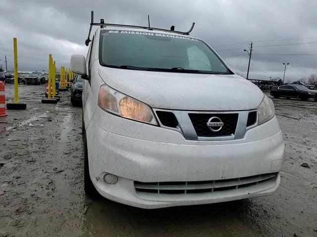 2015 Nissan NV - Image 10