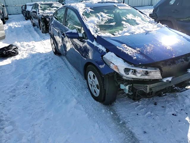 2017 Kia Forte - Image 10