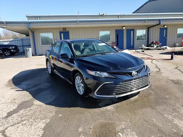 2021 Toyota Camry - Image 13