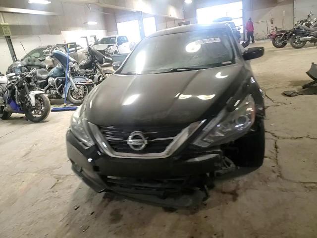 2018 Nissan Altima - Image 10