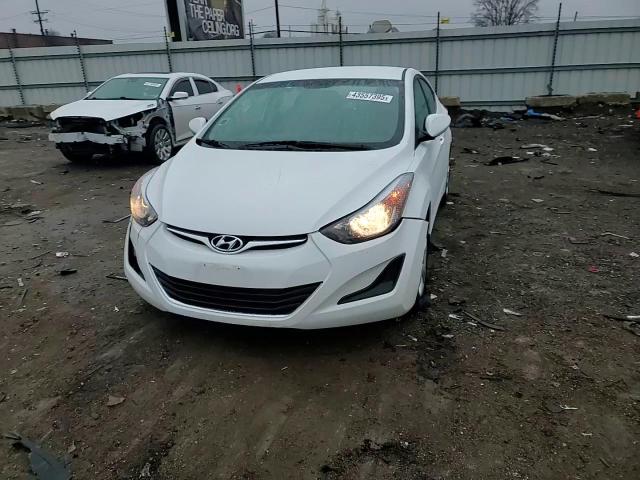 2016 Hyundai Elantra - Image 11