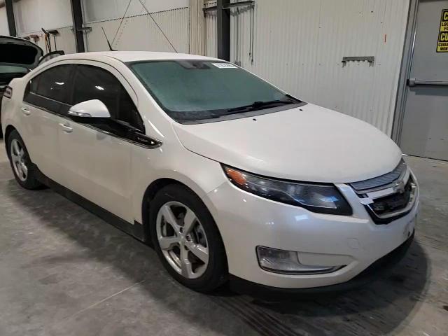 2013 Chevrolet Volt - Image 11