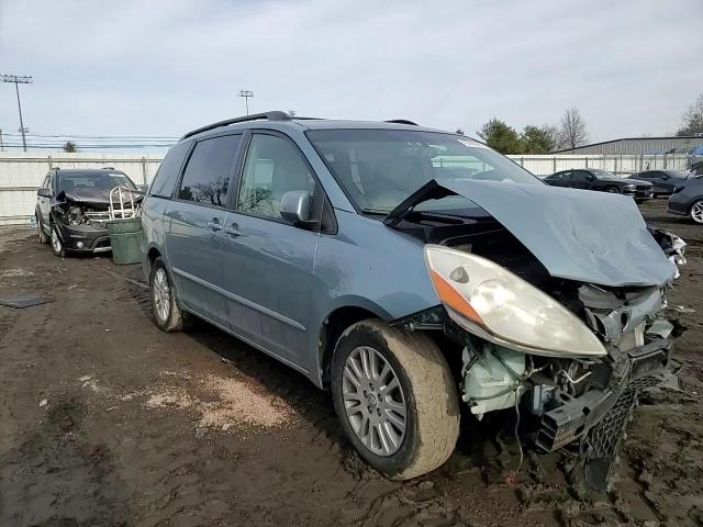 2007 Toyota Sienna - Image 12