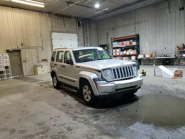 2010 Jeep Liberty (North America) - Image 12