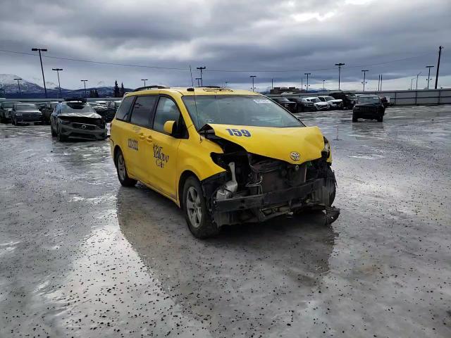 2014 Toyota Sienna - Image 12