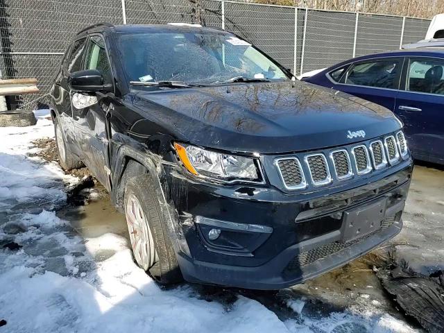 2018 Jeep Compass - Image 12