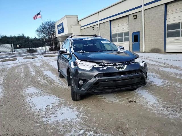 2018 Toyota RAV 4 - Image 11