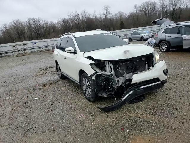 2017 Nissan Pathfinder - Image 11