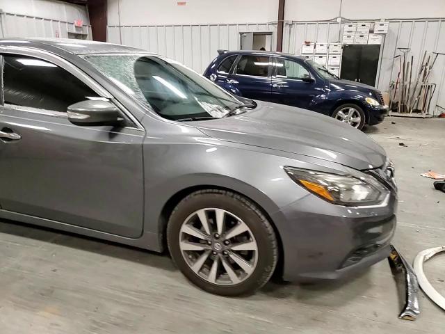 2017 Nissan Altima - Image 11