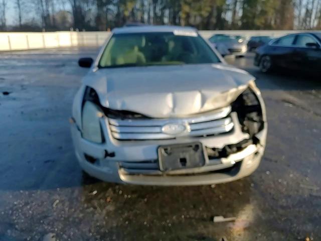 2009 Ford Fusion - Image 11