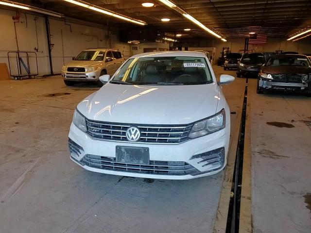 2017 Volkswagen Passat - Image 11
