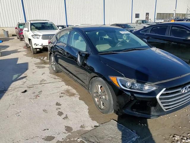2017 Hyundai Elantra - Image 13