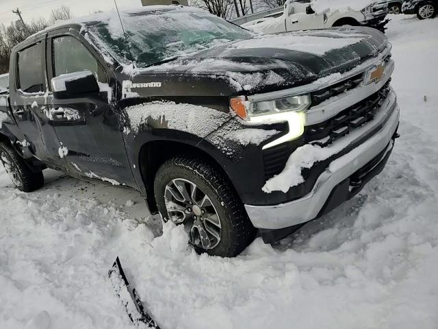 2023 Chevrolet Silverado - Image 13