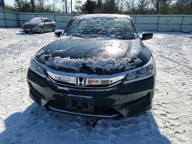 2017 Honda Accord - Image 10