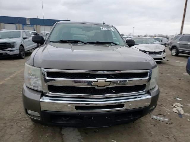 2011 Chevrolet Silverado - Image 11