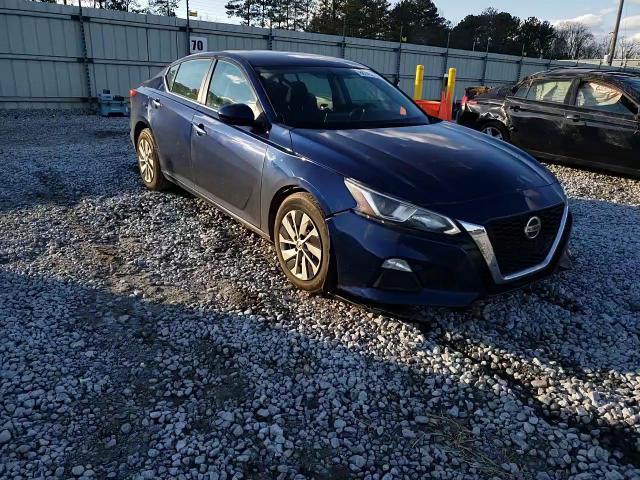 2019 Nissan Altima - Image 13