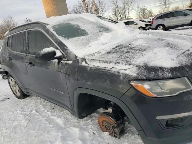 2017 Jeep Compass - Image 11