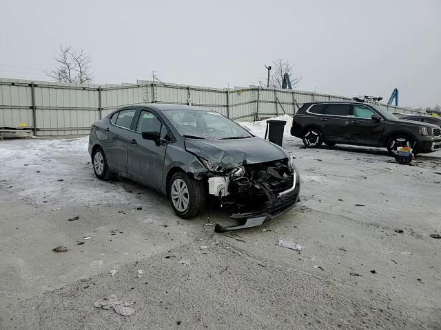 2021 Nissan Versa - Image 10