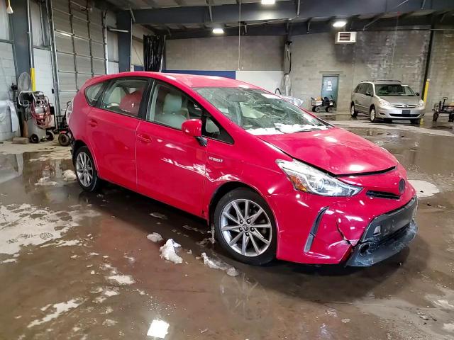2015 Toyota Prius - Image 15