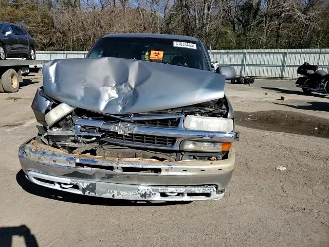 2001 Chevrolet Suburban K1500 VIN: 3GNFK16T11G215211 Lot: 55497355