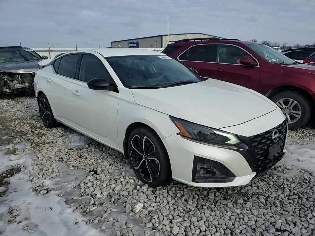 2024 Nissan Altima - Image 11