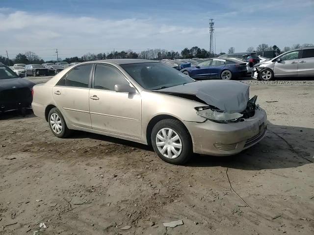 2005 Toyota Camry - Image 11