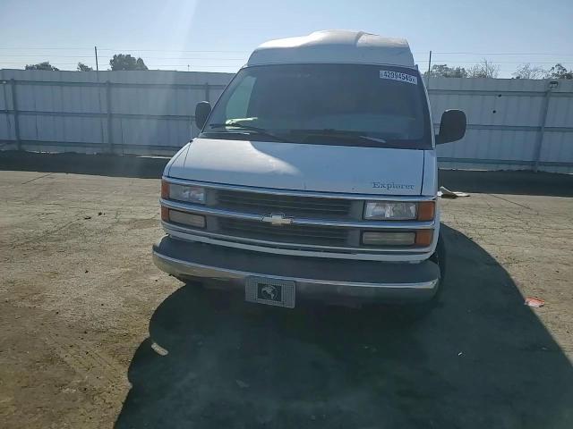 2000 Chevrolet Express - Image 10