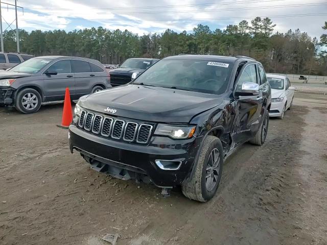 2017 Jeep Grand Cherokee - Image 12