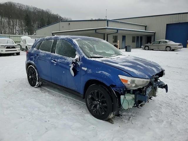 2018 Mitsubishi Outlander - Image 14