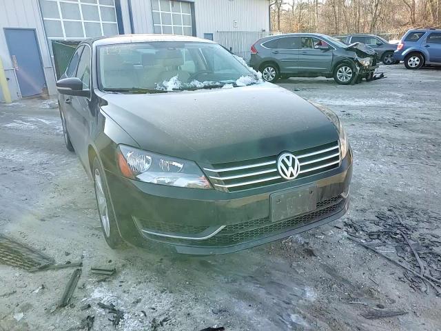 2014 Volkswagen Passat - Image 11