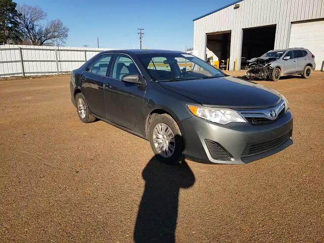2014 Toyota Camry - Image 11