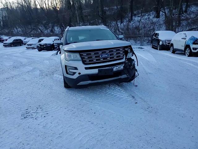 2016 Ford Explorer - Image 11