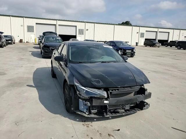2022 Hyundai Elantra - Image 11