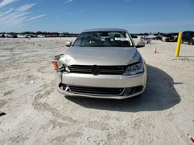 2014 Volkswagen Jetta - Image 11