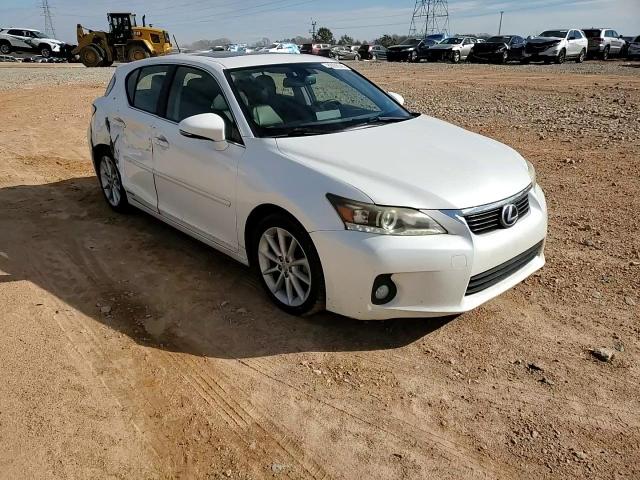 2012 Lexus CT - Image 10
