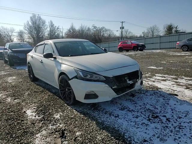 2019 Nissan Altima - Image 10
