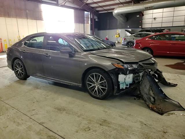 2021 Toyota Camry - Image 10
