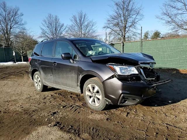 2017 Subaru Forester - Image 12
