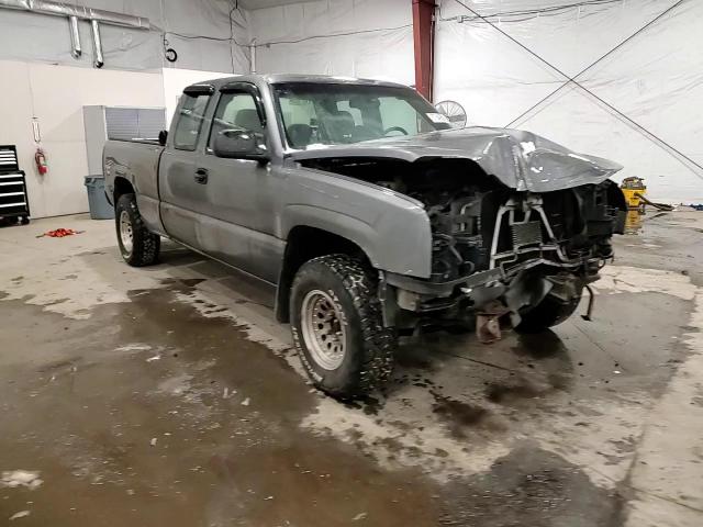 2003 Chevrolet Silverado - Image 10