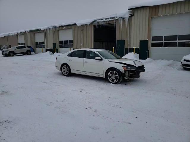 2015 Volkswagen Passat - Image 14