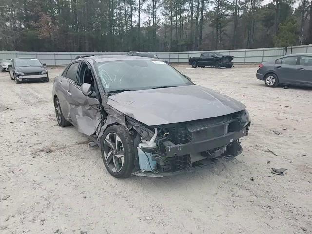 2022 Hyundai Elantra - Image 11