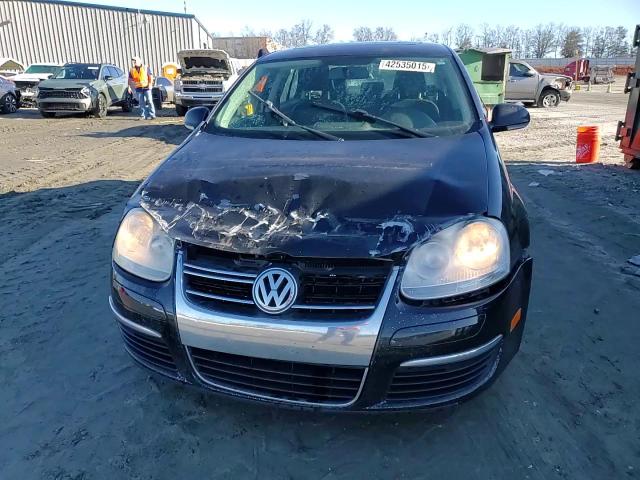2010 Volkswagen Jetta - Image 11
