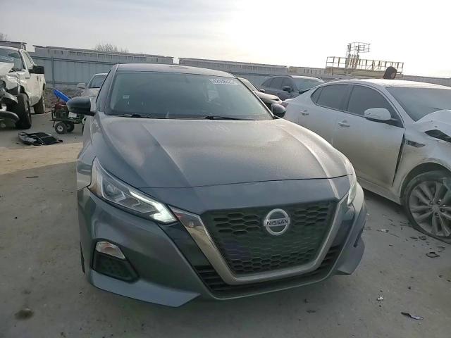 2019 Nissan Altima - Image 12