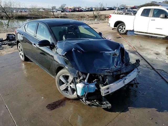 2020 Nissan Altima - Image 14