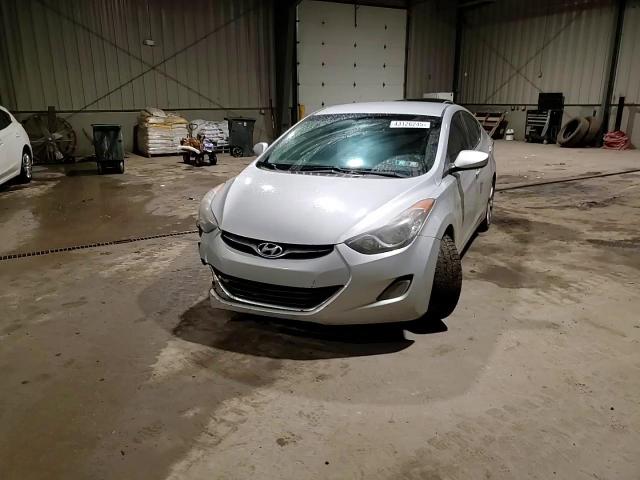 2012 Hyundai Elantra - Image 11