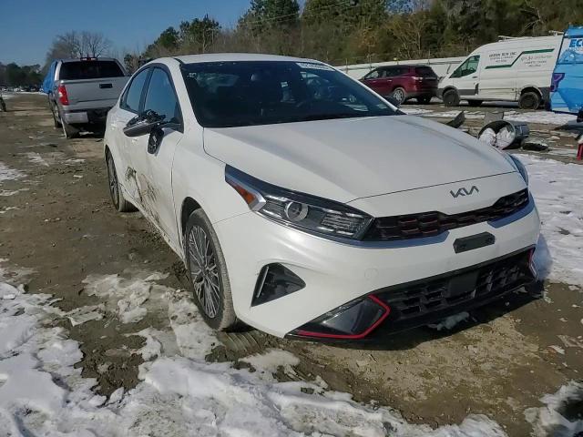 2024 Kia Forte - Image 10