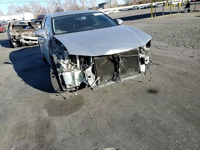 2014 Lexus ES - Image 11