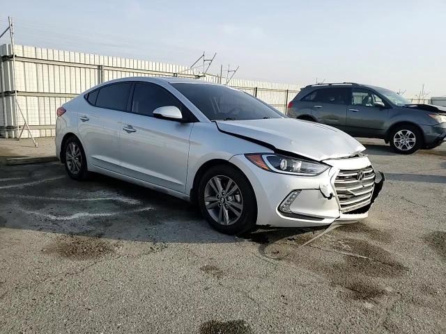 2017 Hyundai Elantra - Image 11